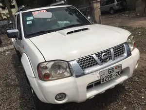 Nissan Hardbody 2020 White