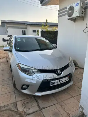 Toyota Corolla LE 4dr Sedan (1.8L 4cyl CVT) 2014 Silver