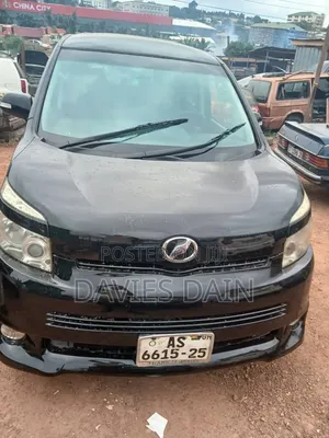 Toyota Voxy 2013 Black