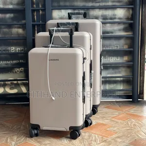 Quality Travelling /Luggage Bag - Beautiful Travelling Memories