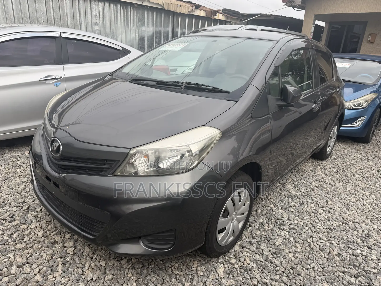 Toyota Vitz 1.3 AWD 5dr 2012 Gray