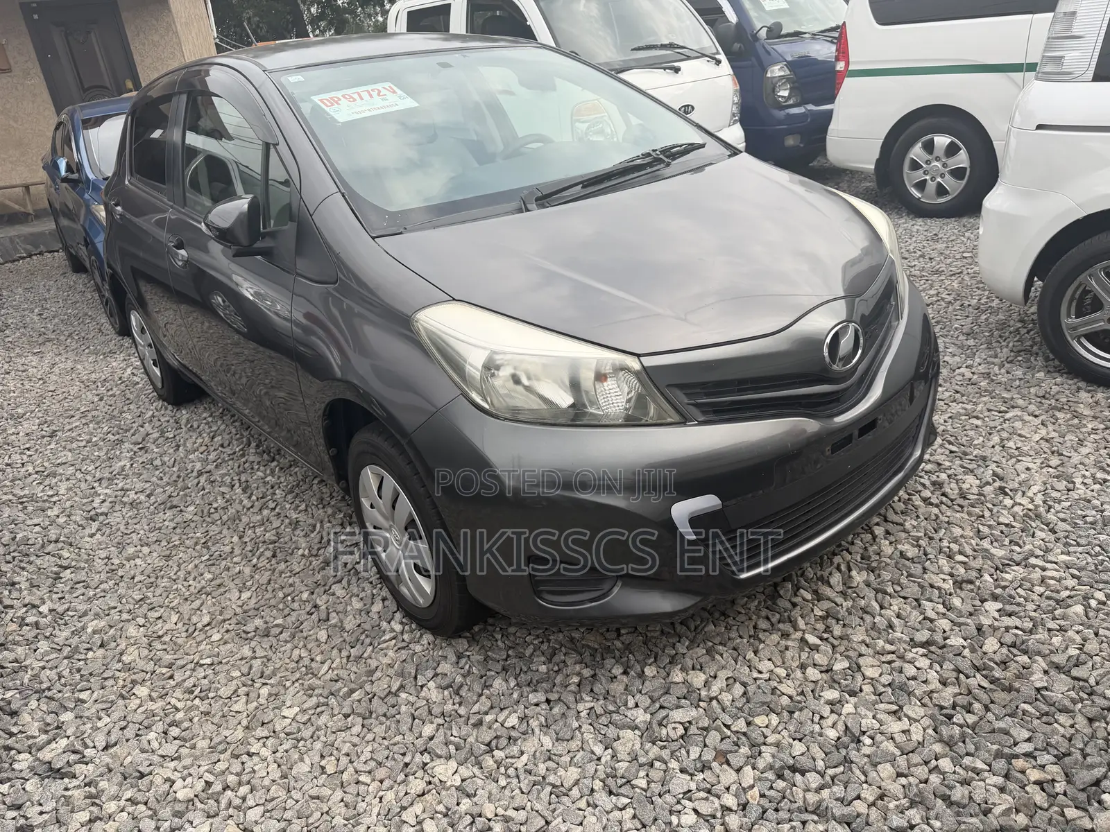 Toyota Vitz 1.3 AWD 5dr 2012 Gray