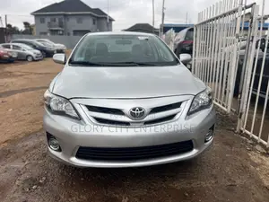 Toyota Corolla LE 4dr Sedan (1.8L 4cyl 4A) 2013 Silver