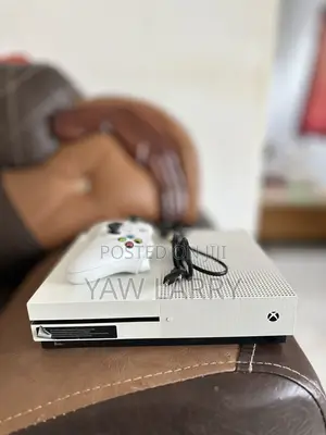 Xbox One S 1TB With 6 Games Offline and 1 Original Gamepad, Very NEAT