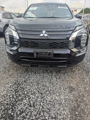 Mitsubishi Outlander SE Black Edition 2023 Black