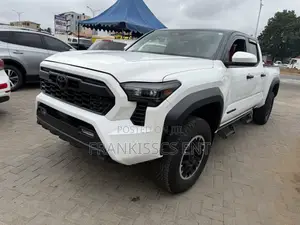 Toyota Tacoma 2024 White