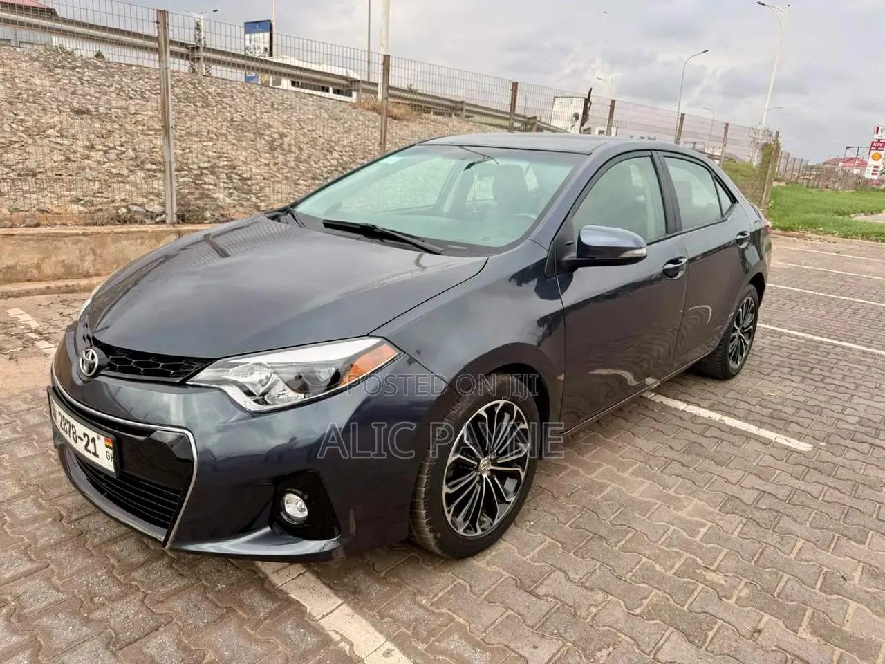 Toyota Corolla S 4dr Sedan (1.8L 4cyl CVT) 2016 Gray