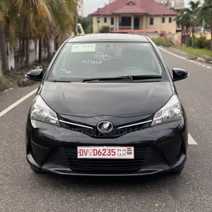 Toyota Vitz 1.3 AWD 5dr 2015 Black