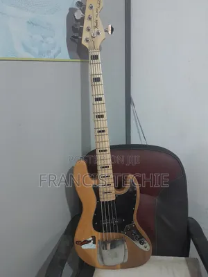 Active 5 Strings Fender Bass Guitar