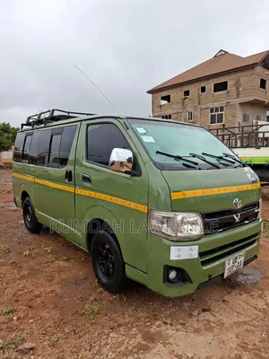 Toyota HiAce 2013 Green