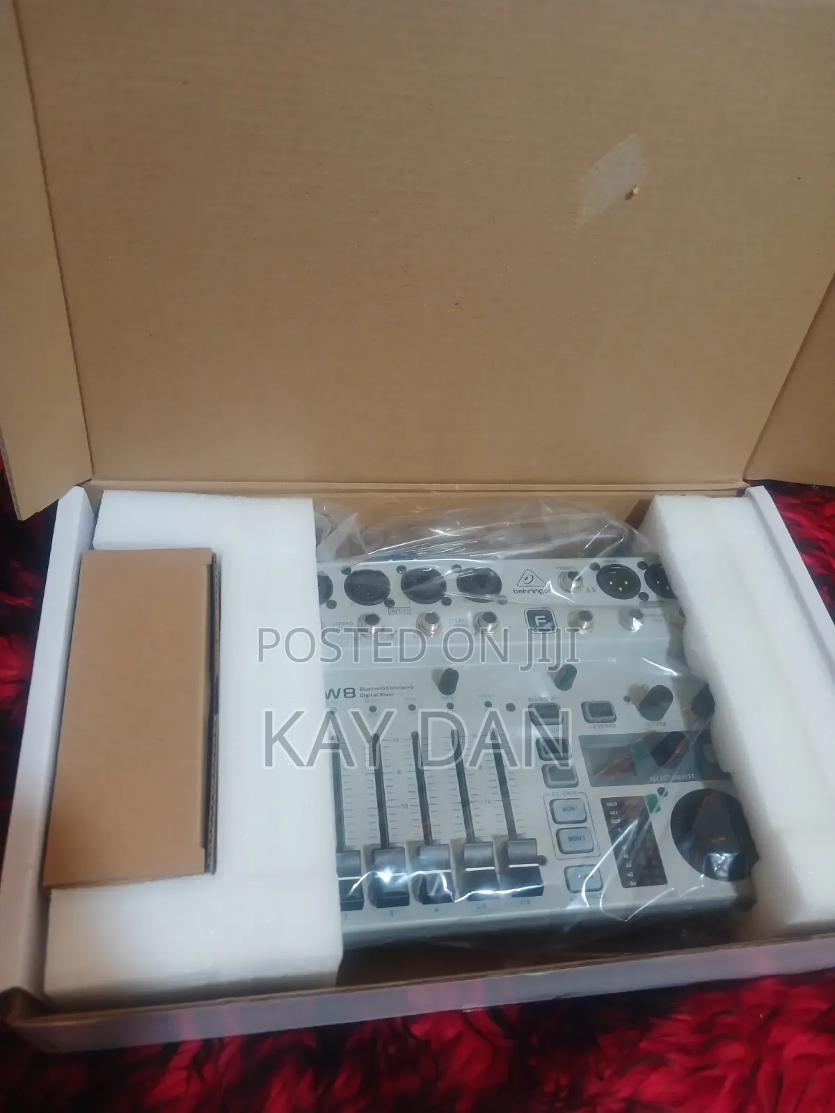 Behringer Flow 8