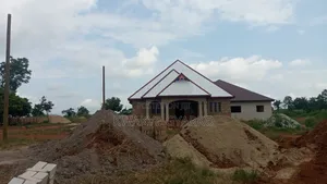 5bdrm House in Clifford, Bekwai Municipal for sale