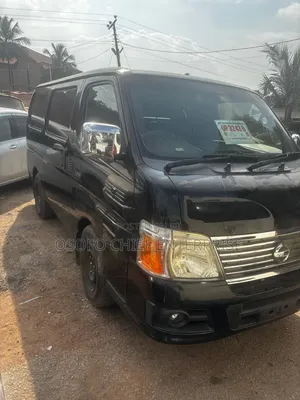 Nissan Caravan 2013 Black