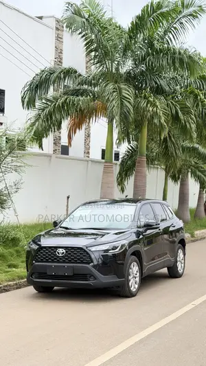 Toyota Corolla Cross XLE 2025 Black