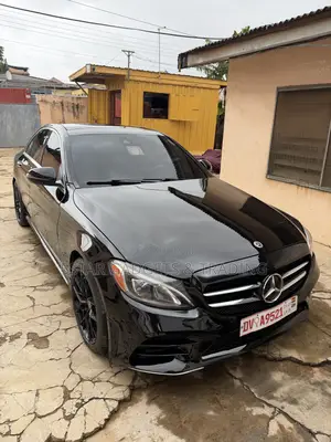 Mercedes-Benz C300 Luxury Sedan RWD (2.0L 4cyl 7A) 2016 Black