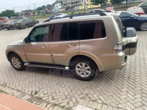 Mitsubishi Pajero 2018 Beige