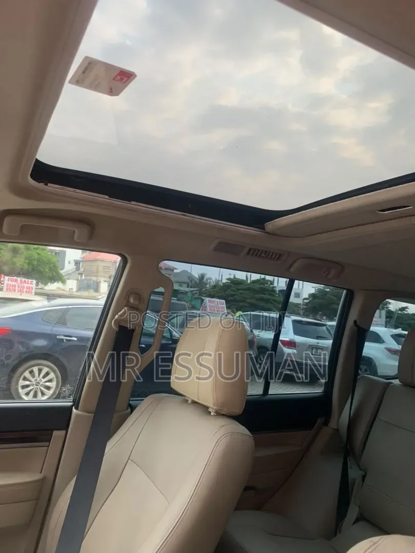 Mitsubishi Pajero 2018 Beige