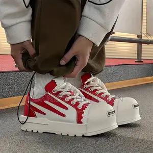 Qeezaza Sneakers