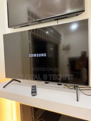 43inches Samsung Uhd HDR Smart TV