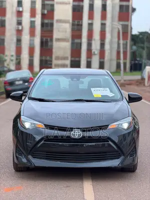 Toyota Corolla LE (1.8L 4cyl 2A) 2018 Black
