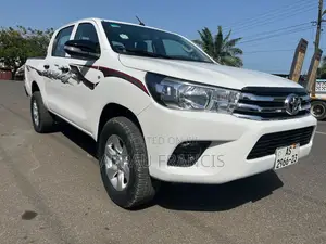 Toyota Hilux 2017 White