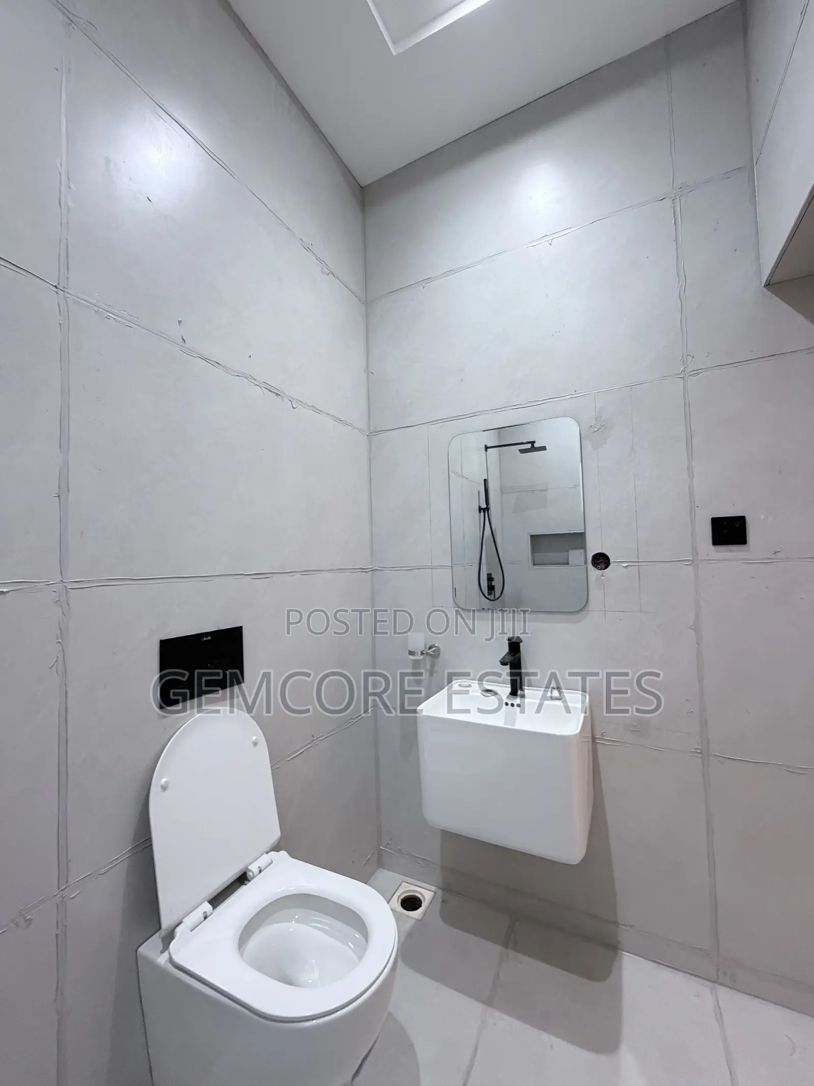 4bdrm House in East Legon Hills, Ashaley Botwe for sale