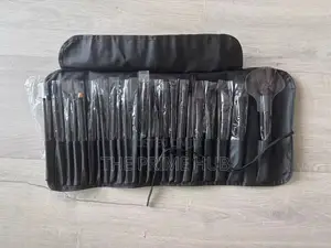 24 Pieces Cosmetics Makeup Brush Set