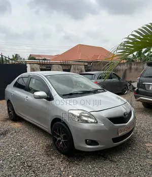 Toyota Belta 2013 Silver
