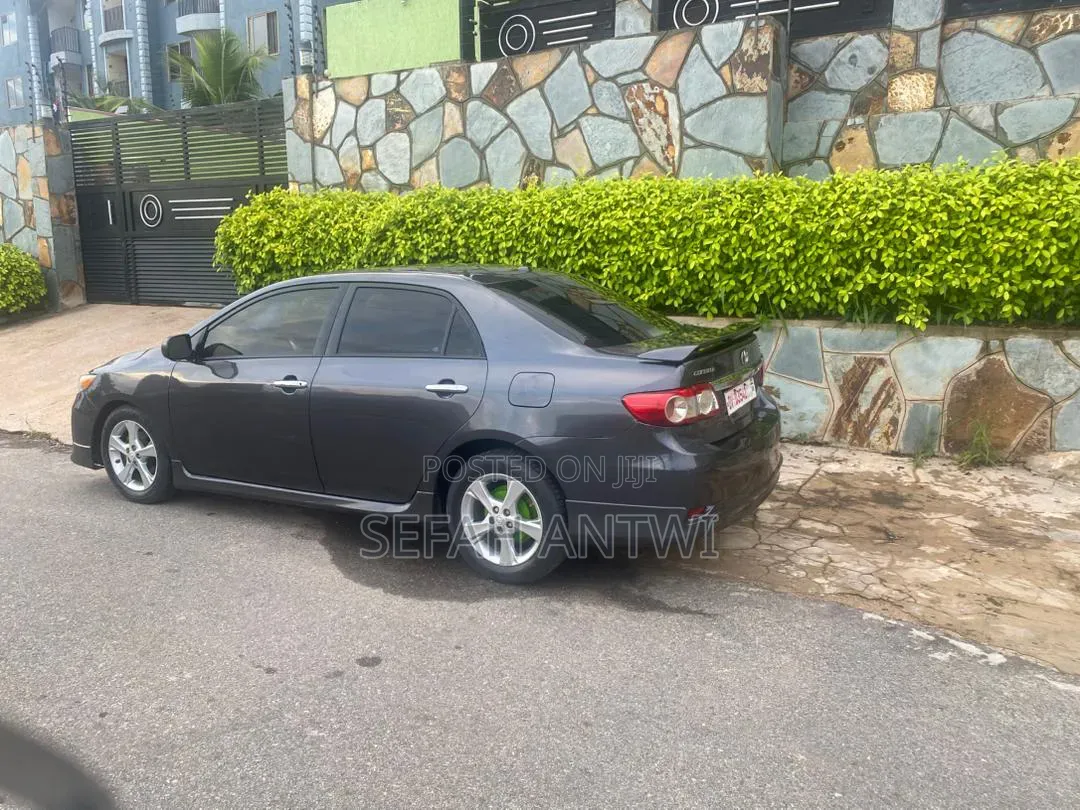 Toyota Corolla 2013 Gray