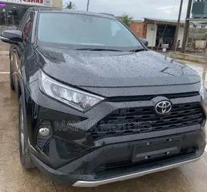 Toyota RAV4 LE 2022 Black