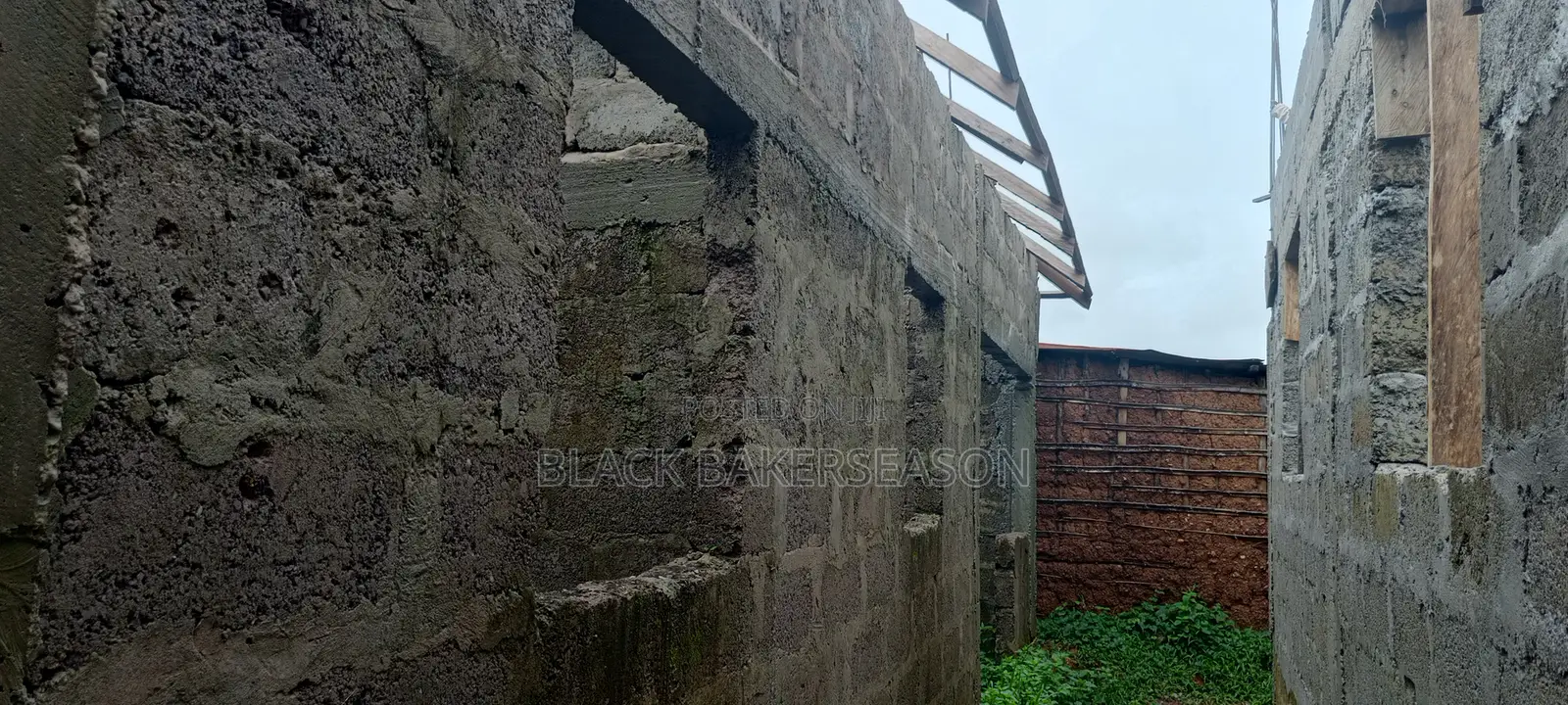 2bdrm Room & Parlour in Tarkwa Nsuaem for sale
