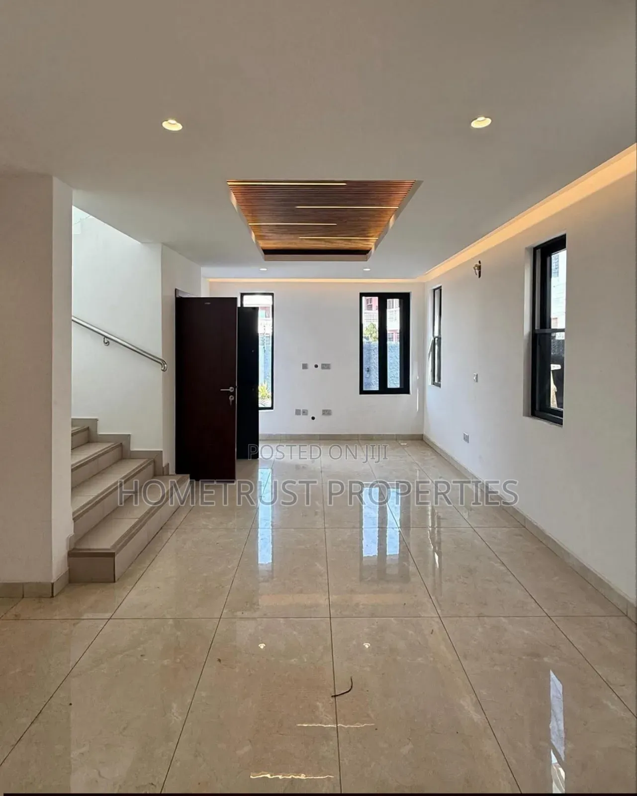 3bdrm Duplex in Ashaley Botwe, School Junction for sale