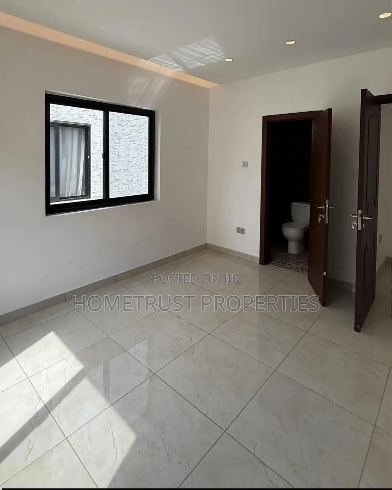3bdrm Duplex in Ashaley Botwe, School Junction for sale