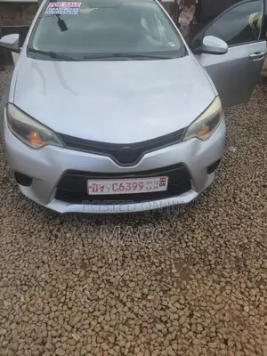 Toyota Corolla LE 4dr Sedan (1.8L 4cyl CVT) 2014 Silver