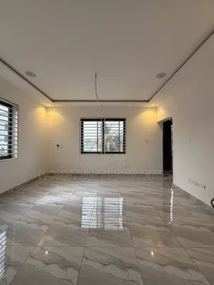 3bdrm Duplex in Ashaley Botwe, School Junction for sale