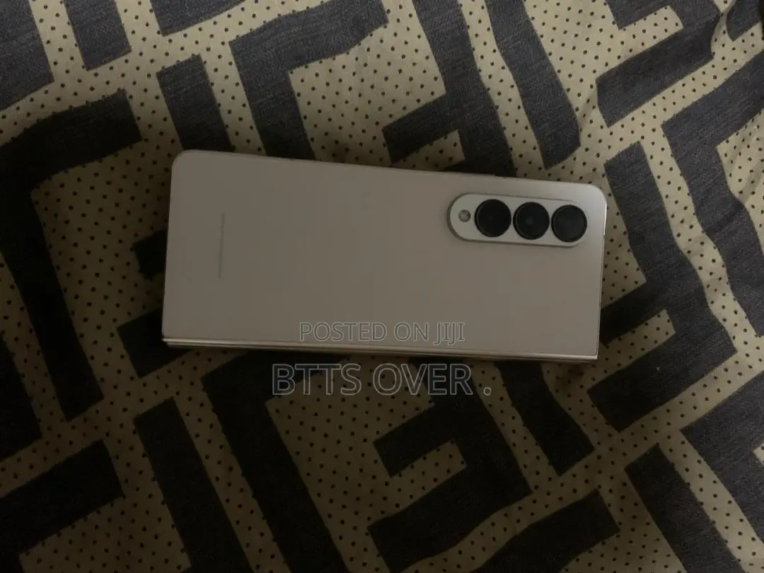 Samsung Galaxy Z Fold4 256 GB Gold
