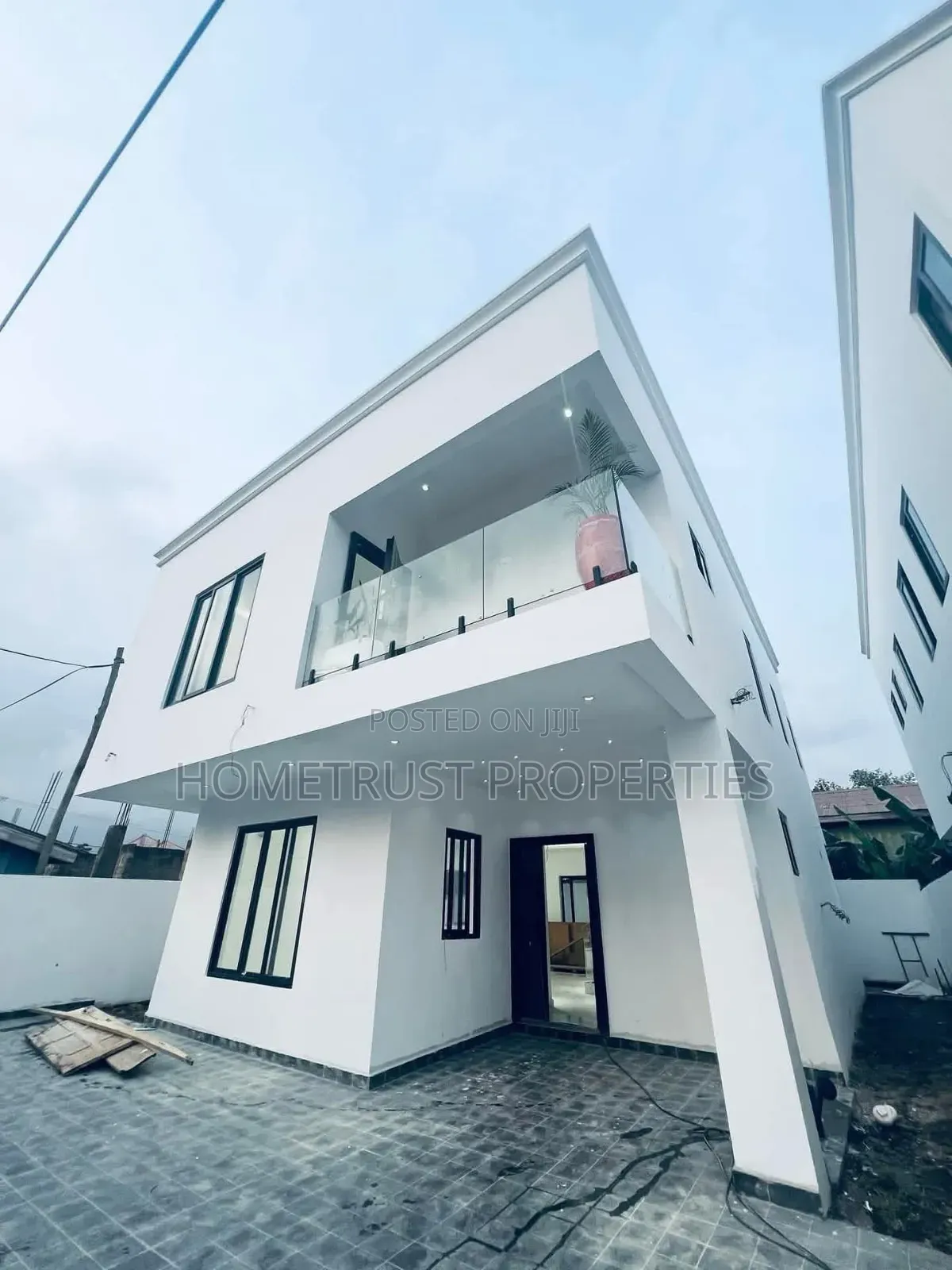 3bdrm Duplex in East Legon Trassaco, Boundary Road Area for sale