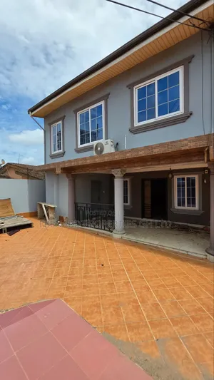 5bdrm House in Ebenard Properties, Baatsona Total for rent