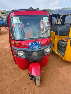 Bajaj RE 2022 Red