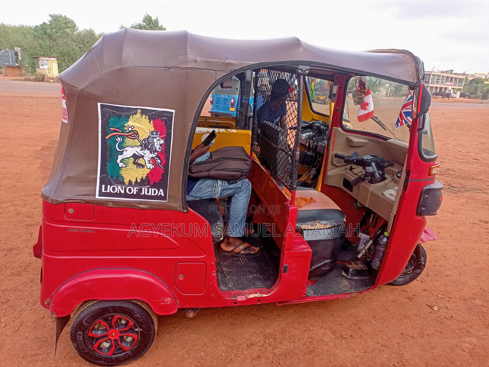 Bajaj RE 2022 Red