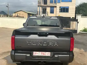 Toyota Tundra Platinum CrewMax 6.5' Bed 2024 Gray