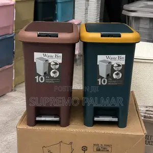 10 Liter Plastic Step-on Dustbin With Double Cover