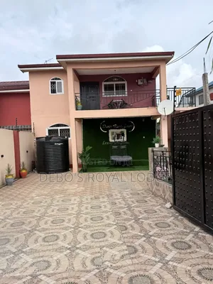 Debo's Royal Lodge – Luxury Stay in Accra