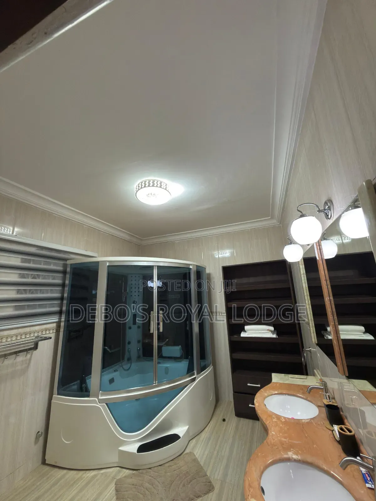 Debo's Royal Lodge – Luxury Stay in Accra