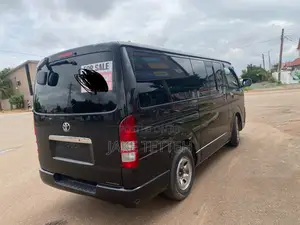 Toyota HiAce 2013 Black