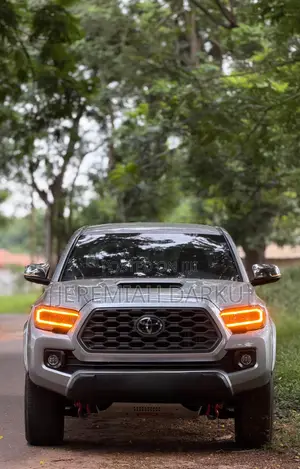 Toyota Tacoma TRD Sport Double Cab 5' Bed V6 AT 2023 Gray