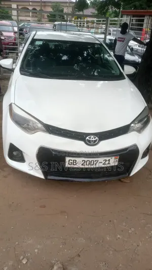 Toyota Corolla 2015 White