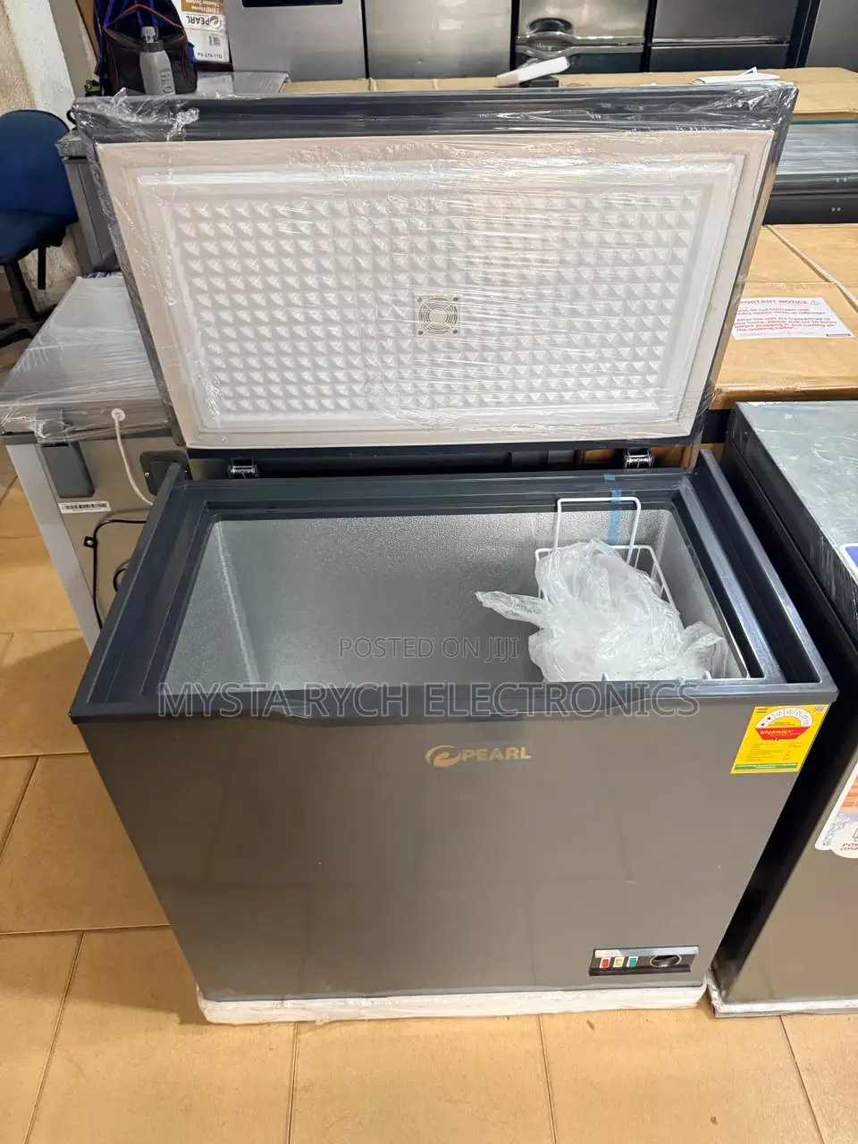 Pearl 188lts Freezer