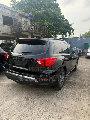 Nissan Pathfinder 2017 Black
