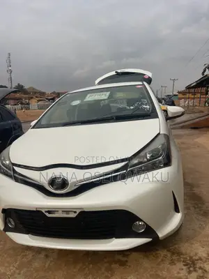 Toyota Vitz 1.3 AWD 3dr 2015 Pearl